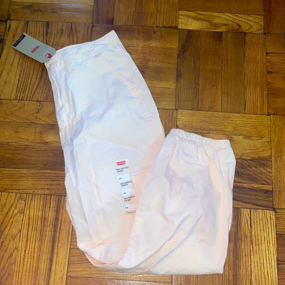 NWT Levis light pink high waist cargos size: 29